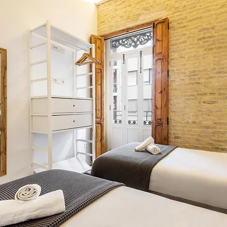 Aire Holidays Lägenhet *